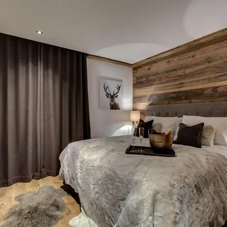 Verbier Heights: Indulge In Chalet Serenity Above *